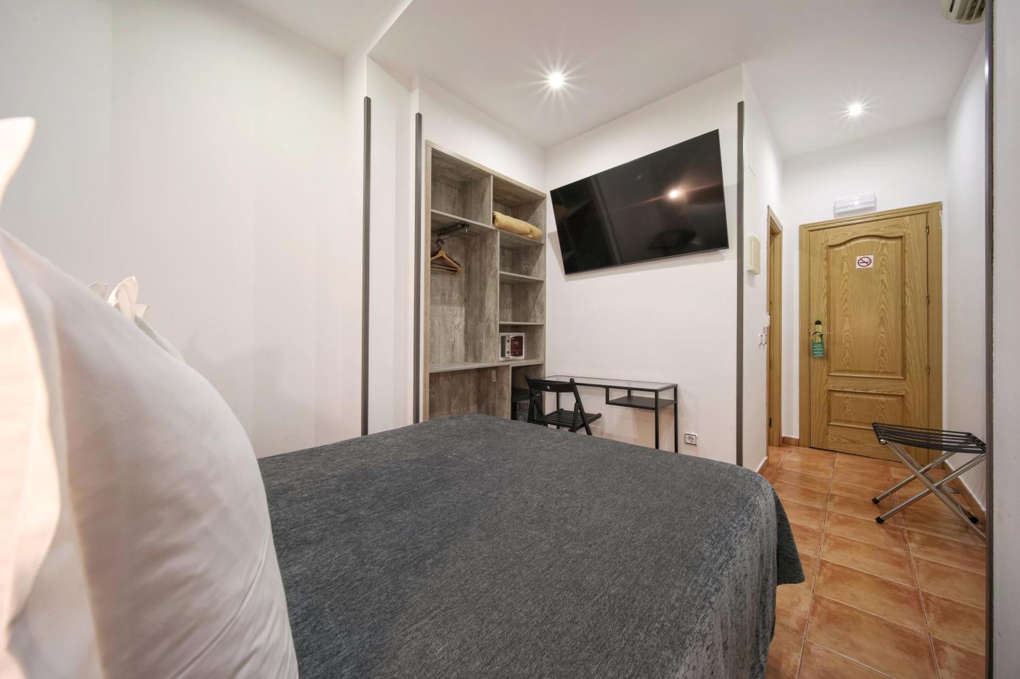 Hostal Las Fuentes (Adults Only) — Photos 3